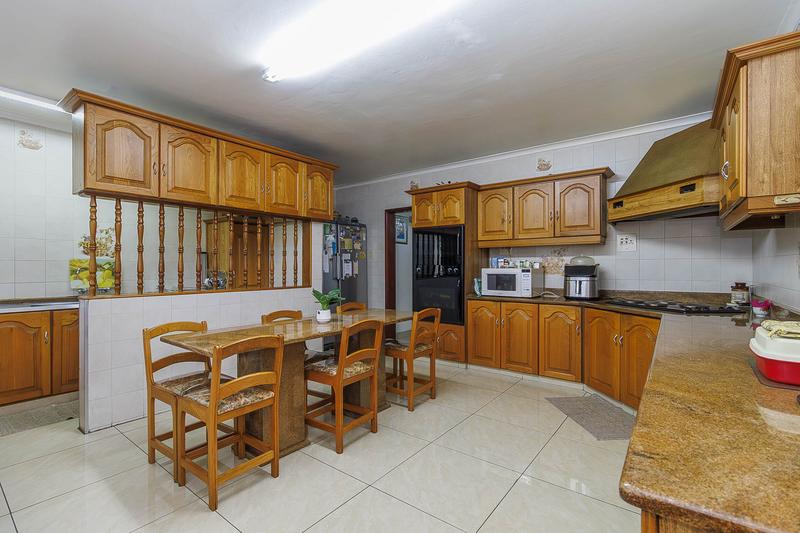 6 Bedroom Property for Sale in Reservoir Hills KwaZulu-Natal