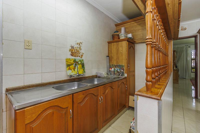 6 Bedroom Property for Sale in Reservoir Hills KwaZulu-Natal