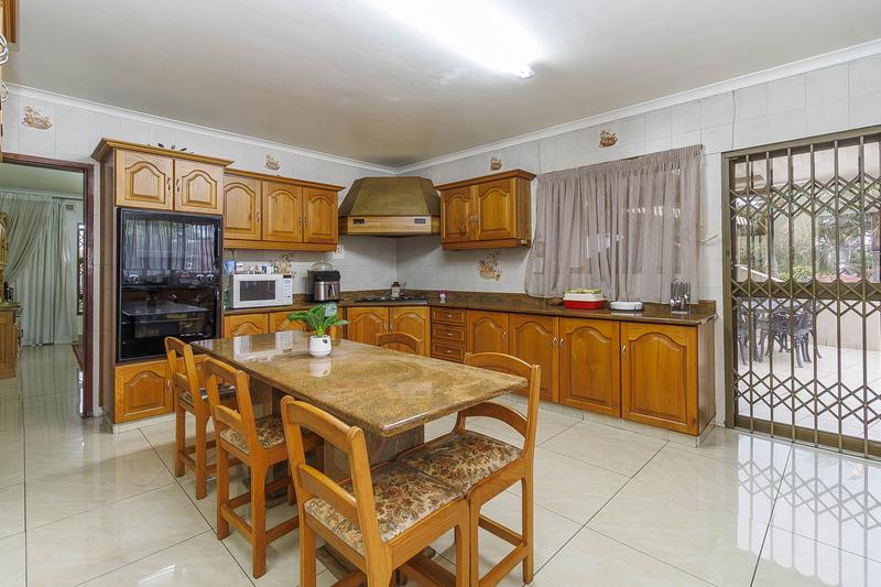 6 Bedroom Property for Sale in Reservoir Hills KwaZulu-Natal