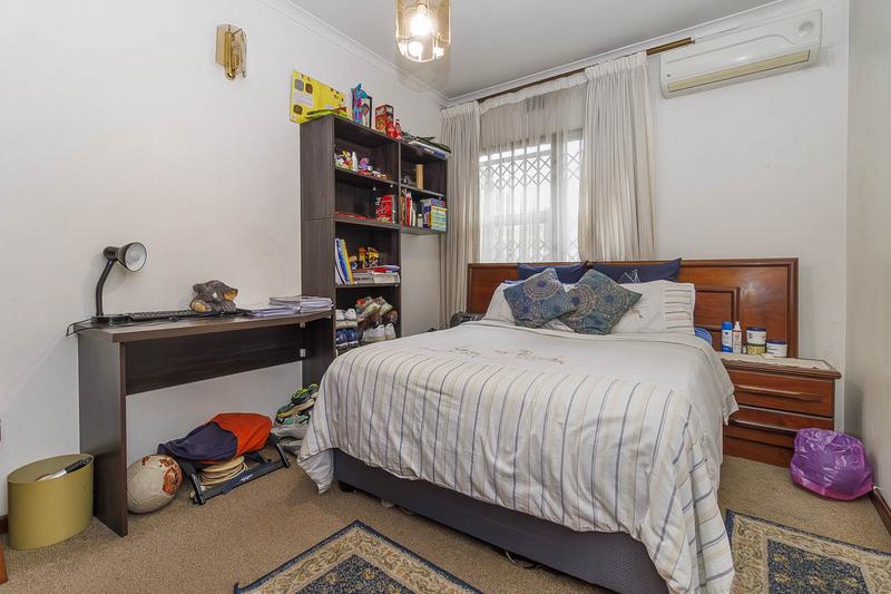 6 Bedroom Property for Sale in Reservoir Hills KwaZulu-Natal