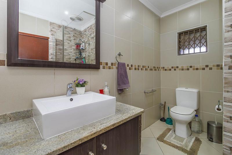 6 Bedroom Property for Sale in Reservoir Hills KwaZulu-Natal