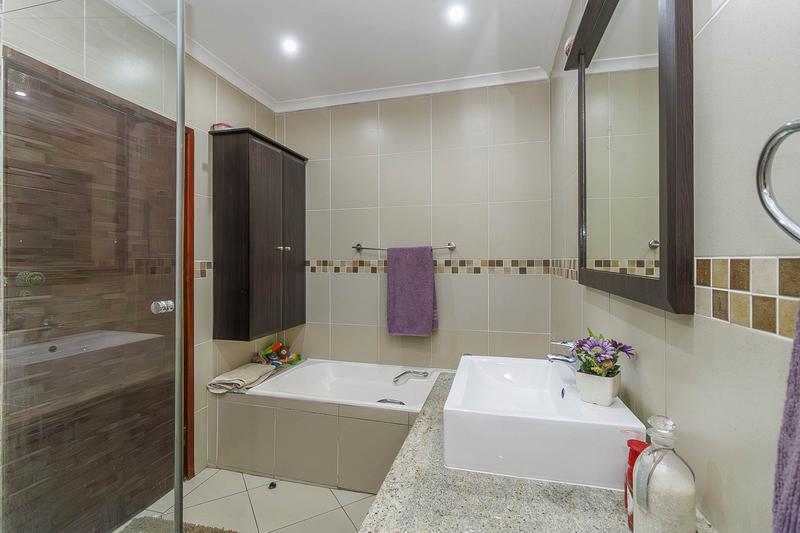 6 Bedroom Property for Sale in Reservoir Hills KwaZulu-Natal