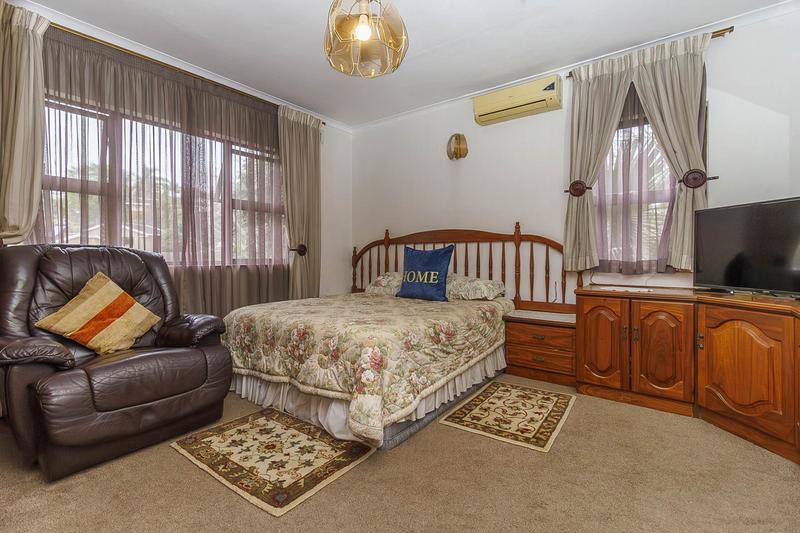 6 Bedroom Property for Sale in Reservoir Hills KwaZulu-Natal