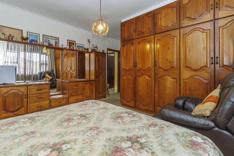 6 Bedroom Property for Sale in Reservoir Hills KwaZulu-Natal