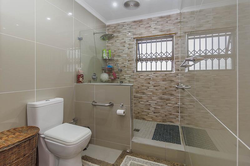 6 Bedroom Property for Sale in Reservoir Hills KwaZulu-Natal