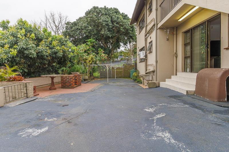 6 Bedroom Property for Sale in Reservoir Hills KwaZulu-Natal