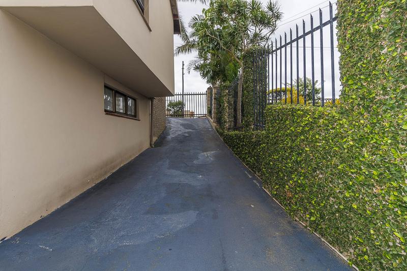 6 Bedroom Property for Sale in Reservoir Hills KwaZulu-Natal