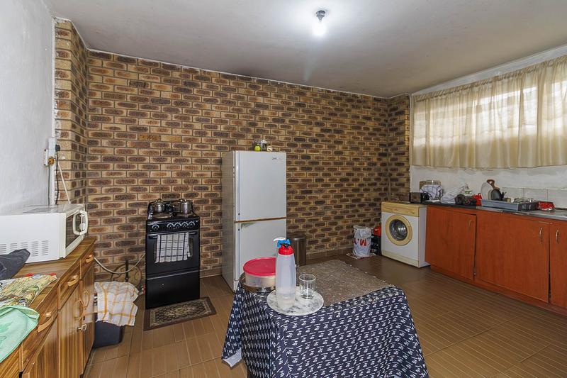 6 Bedroom Property for Sale in Reservoir Hills KwaZulu-Natal