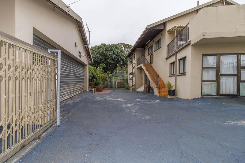 6 Bedroom Property for Sale in Reservoir Hills KwaZulu-Natal