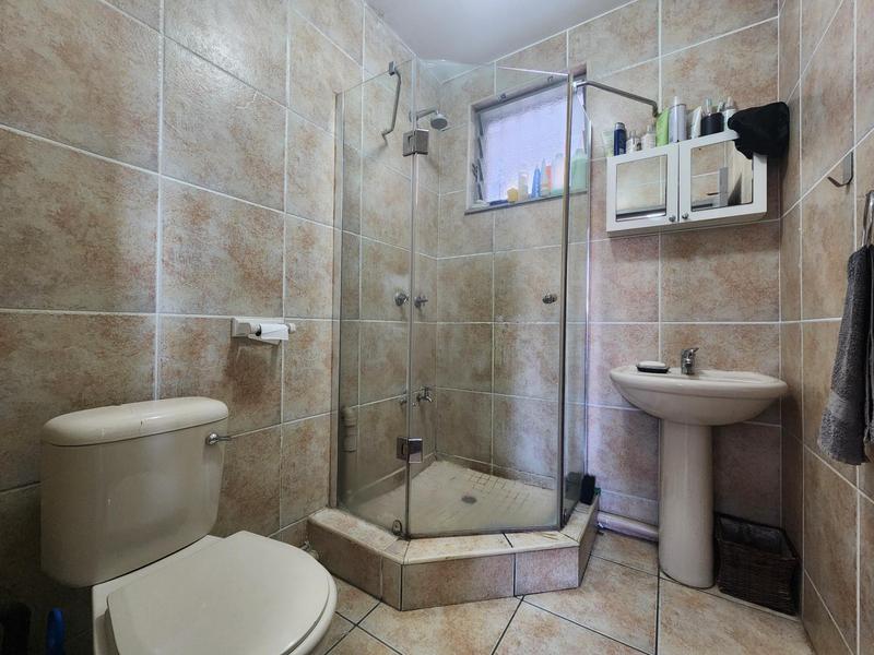 2 Bedroom Property for Sale in Westridge KwaZulu-Natal