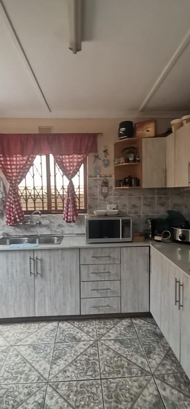 To Let 2 Bedroom Property for Rent in Empangeni Central KwaZulu-Natal