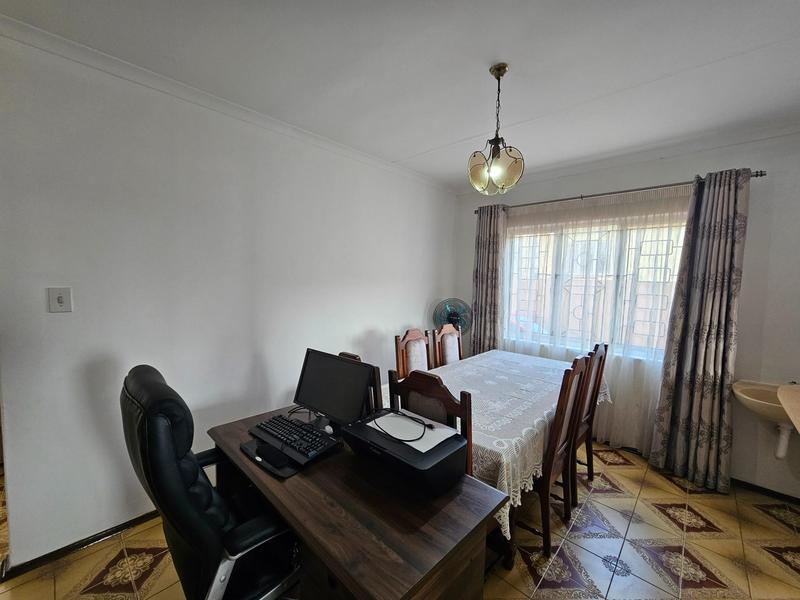 3 Bedroom Property for Sale in Dawncrest KwaZulu-Natal