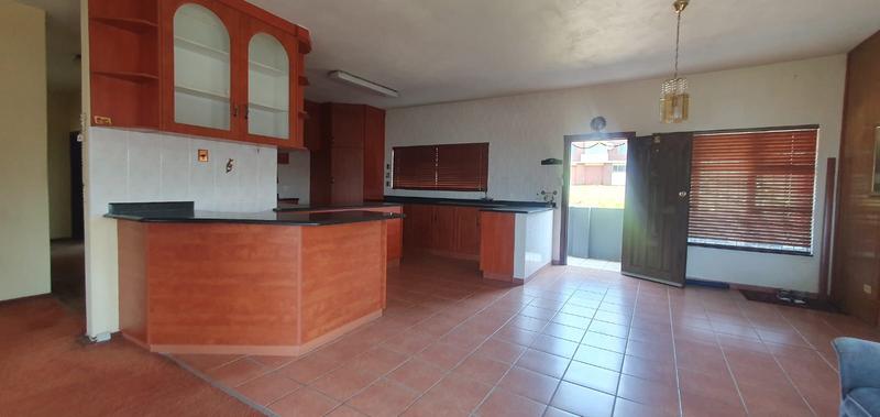 To Let 3 Bedroom Property for Rent in Umkomaas KwaZulu-Natal