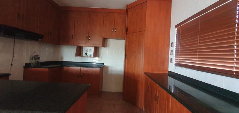 To Let 3 Bedroom Property for Rent in Umkomaas KwaZulu-Natal