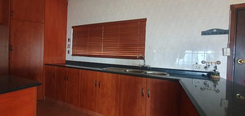 To Let 3 Bedroom Property for Rent in Umkomaas KwaZulu-Natal