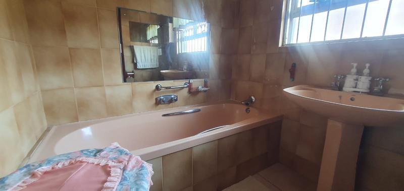 To Let 3 Bedroom Property for Rent in Umkomaas KwaZulu-Natal