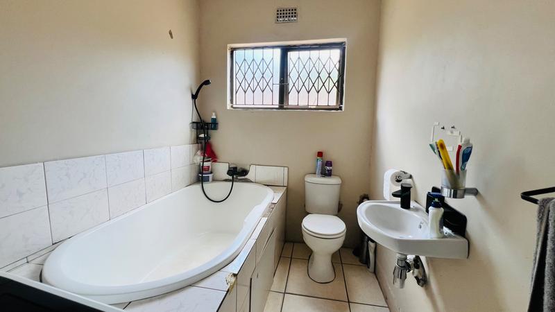 2 Bedroom Property for Sale in Ntuzuma KwaZulu-Natal