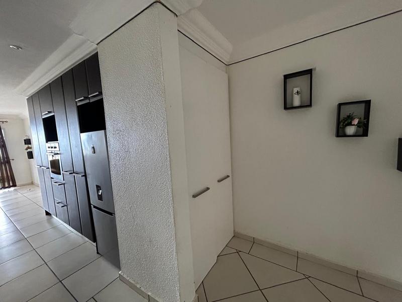 2 Bedroom Property for Sale in Margate KwaZulu-Natal