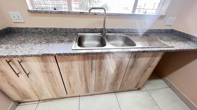 To Let 2 Bedroom Property for Rent in Malvern KwaZulu-Natal