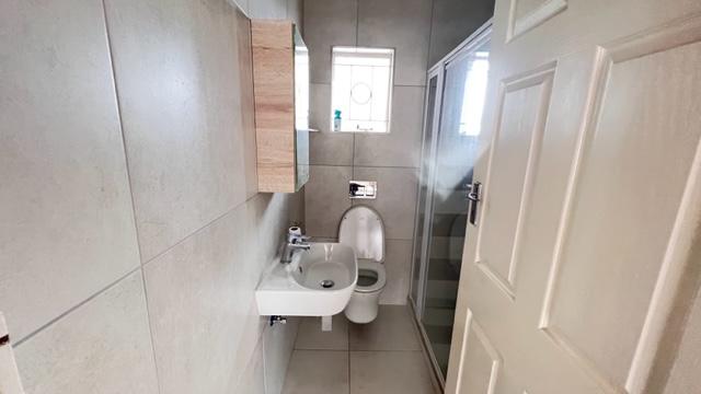 To Let 2 Bedroom Property for Rent in Malvern KwaZulu-Natal