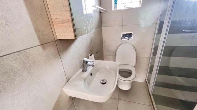 To Let 2 Bedroom Property for Rent in Malvern KwaZulu-Natal