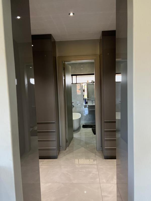 4 Bedroom Property for Sale in Izinga KwaZulu-Natal