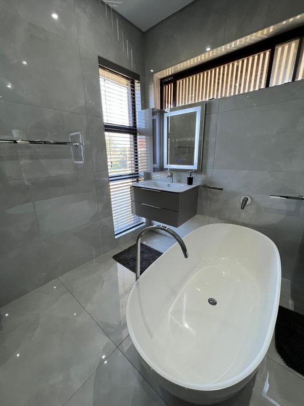 4 Bedroom Property for Sale in Izinga KwaZulu-Natal