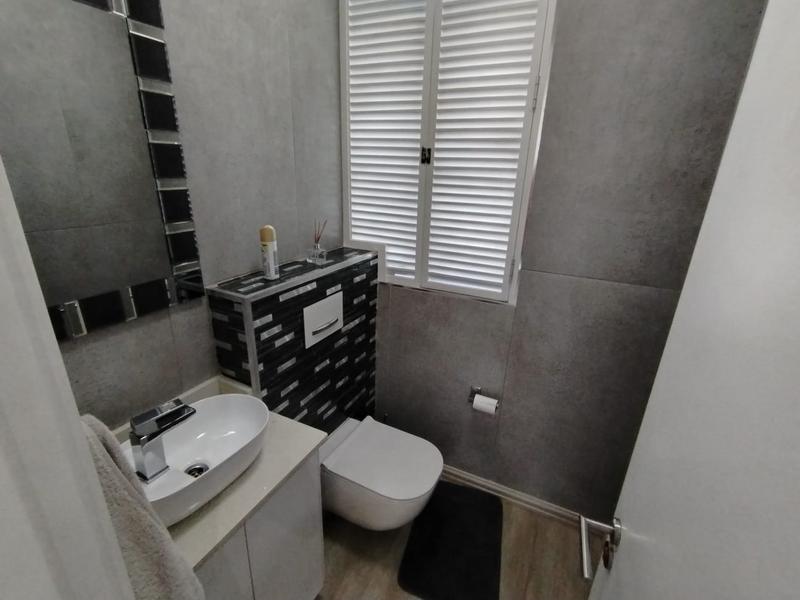 2 Bedroom Property for Sale in New Town Centre KwaZulu-Natal