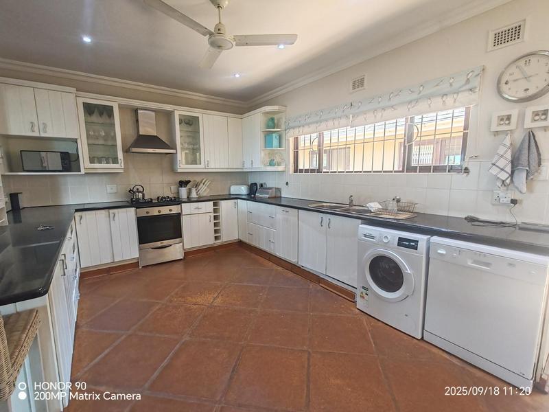 6 Bedroom Property for Sale in Ramsgate KwaZulu-Natal