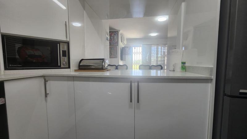 2 Bedroom Property for Sale in North Beach KwaZulu-Natal