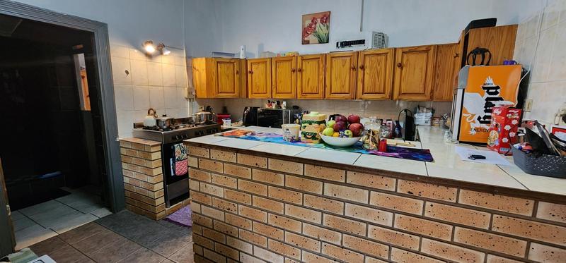 5 Bedroom Property for Sale in Umkomaas KwaZulu-Natal