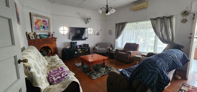 5 Bedroom Property for Sale in Umkomaas KwaZulu-Natal