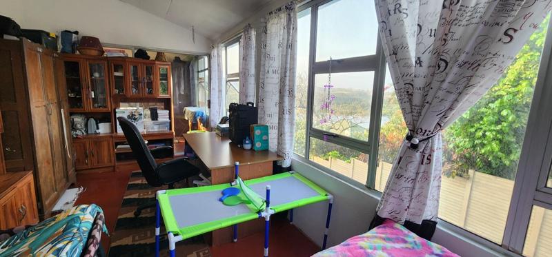 5 Bedroom Property for Sale in Umkomaas KwaZulu-Natal