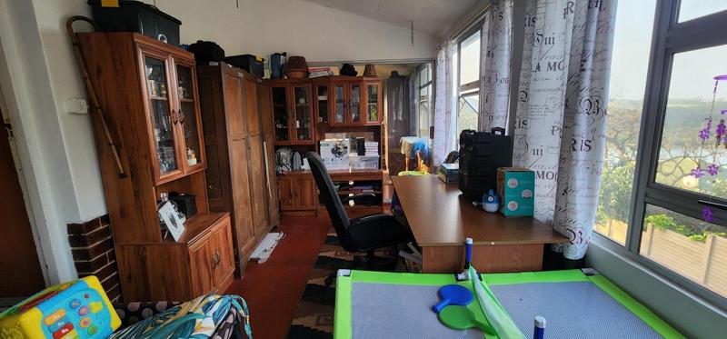 5 Bedroom Property for Sale in Umkomaas KwaZulu-Natal