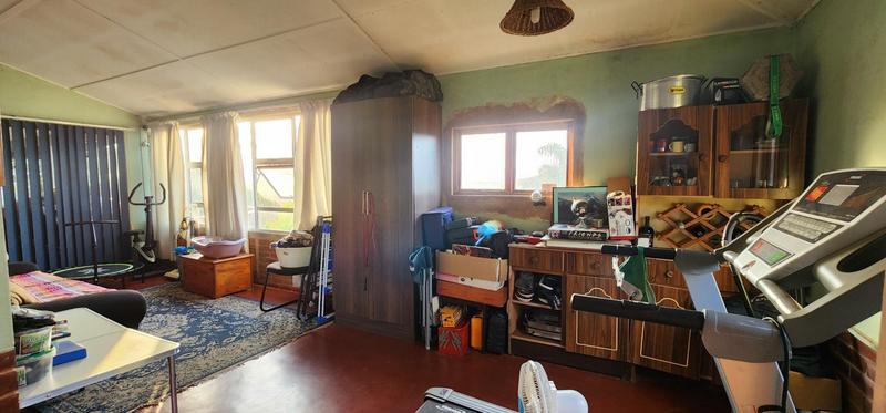 5 Bedroom Property for Sale in Umkomaas KwaZulu-Natal