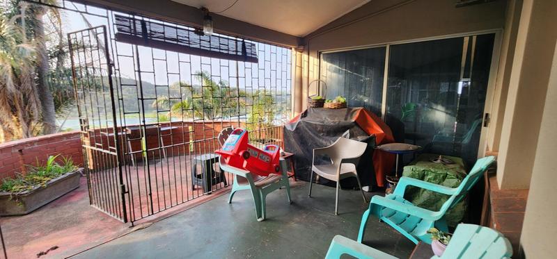 5 Bedroom Property for Sale in Umkomaas KwaZulu-Natal