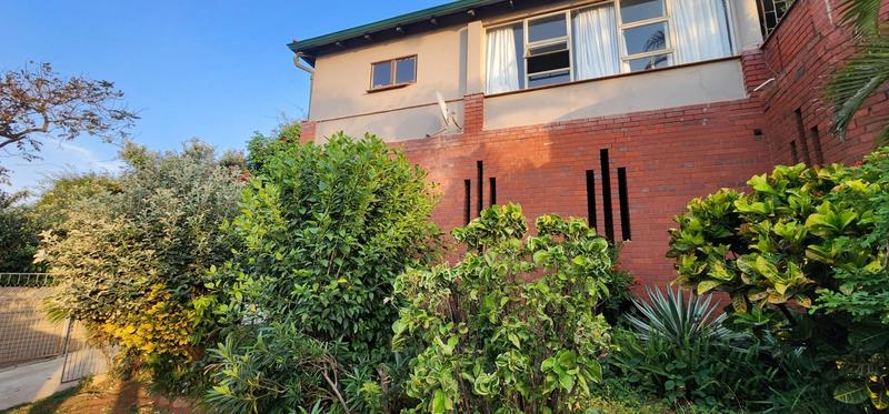 5 Bedroom Property for Sale in Umkomaas KwaZulu-Natal