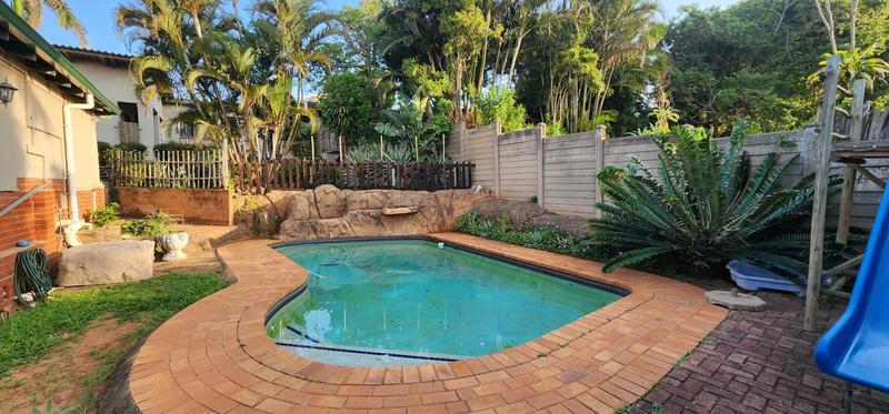 5 Bedroom Property for Sale in Umkomaas KwaZulu-Natal