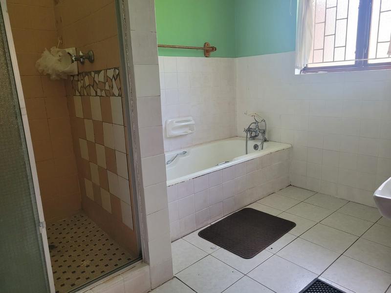3 Bedroom Property for Sale in Uvongo KwaZulu-Natal