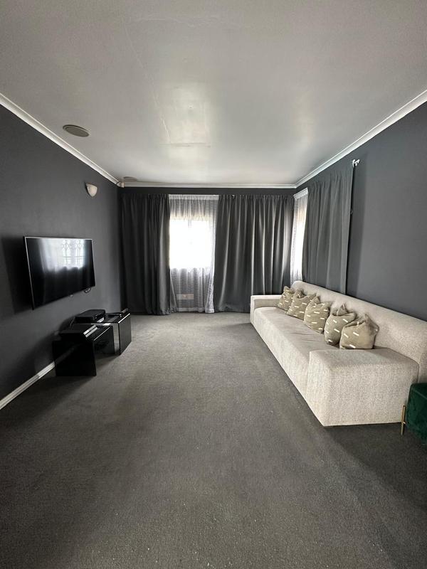 6 Bedroom Property for Sale in Escombe KwaZulu-Natal