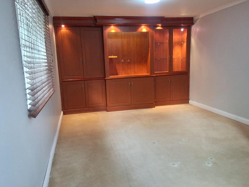 6 Bedroom Property for Sale in Escombe KwaZulu-Natal