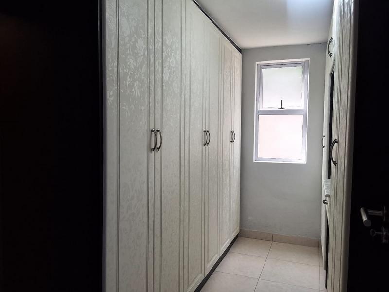 6 Bedroom Property for Sale in Escombe KwaZulu-Natal