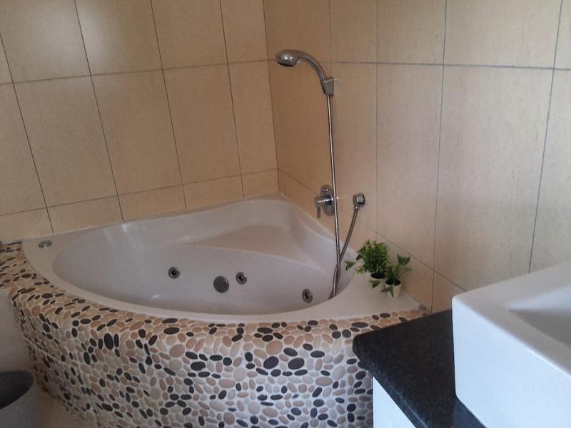 6 Bedroom Property for Sale in Escombe KwaZulu-Natal