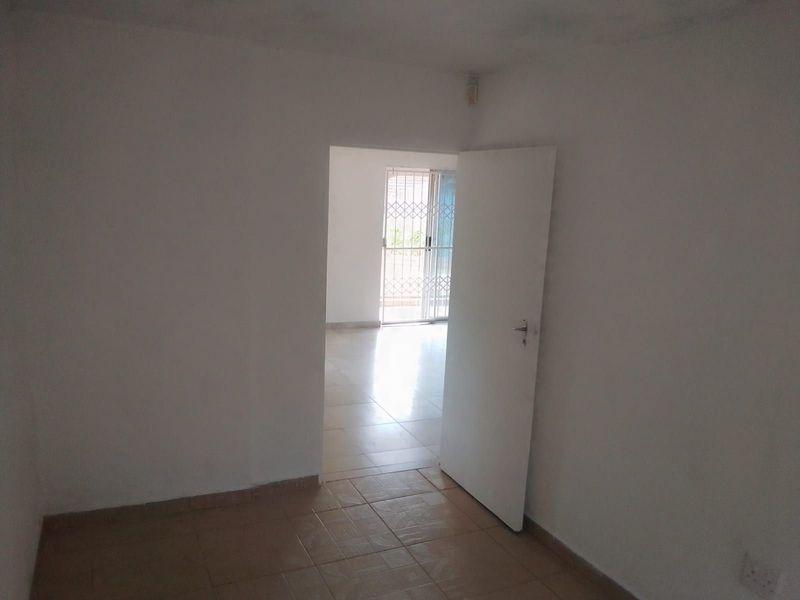 To Let 2 Bedroom Property for Rent in Newlands West KwaZulu-Natal