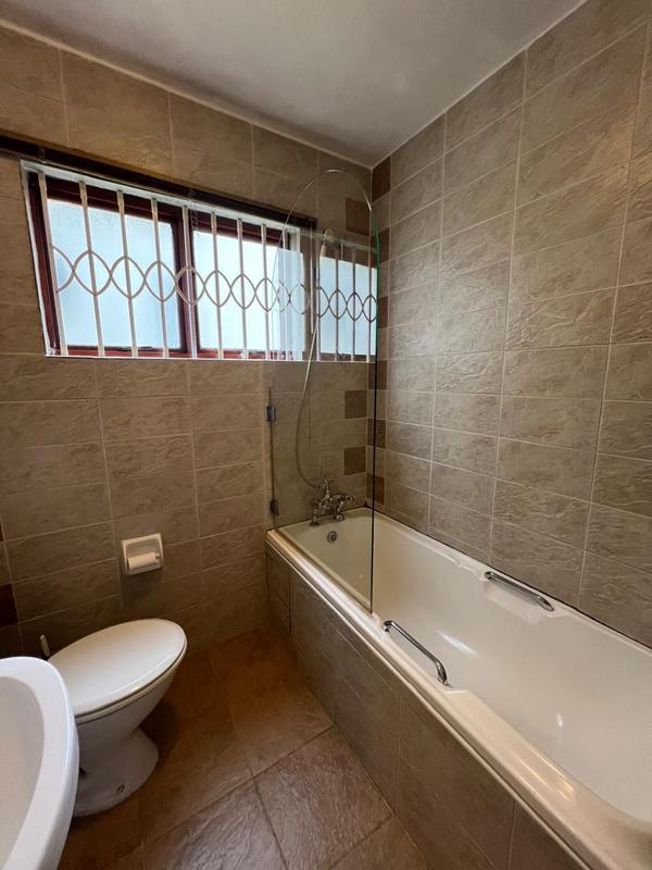 To Let 3 Bedroom Property for Rent in Sherwood KwaZulu-Natal