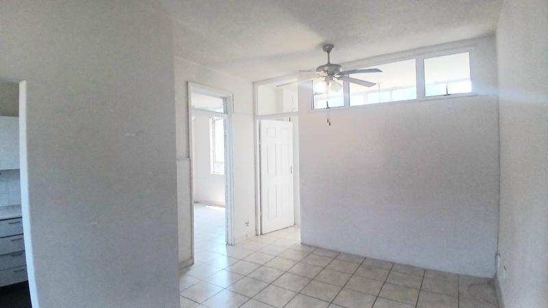 1 Bedroom Property for Sale in Montclair KwaZulu-Natal