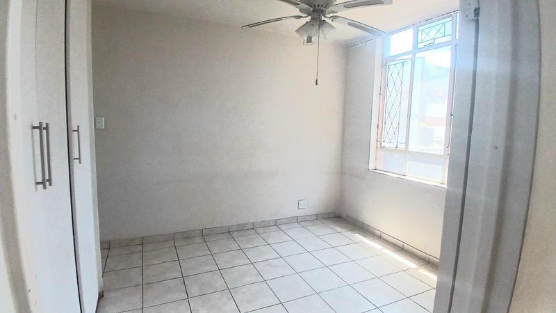 1 Bedroom Property for Sale in Montclair KwaZulu-Natal