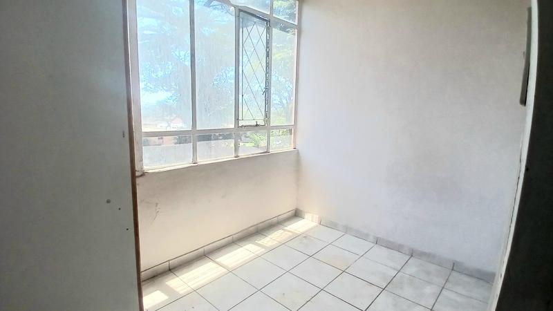 1 Bedroom Property for Sale in Montclair KwaZulu-Natal