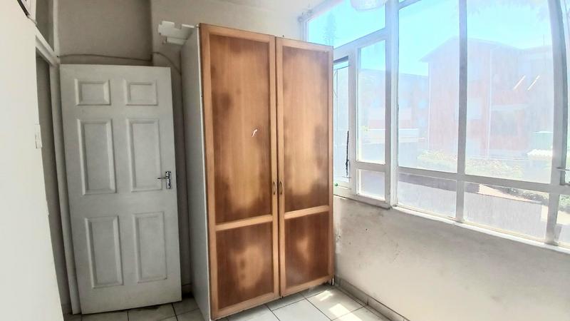 1 Bedroom Property for Sale in Montclair KwaZulu-Natal