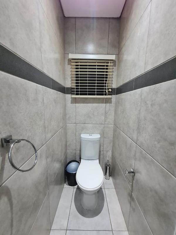 To Let 3 Bedroom Property for Rent in Queensburgh KwaZulu-Natal